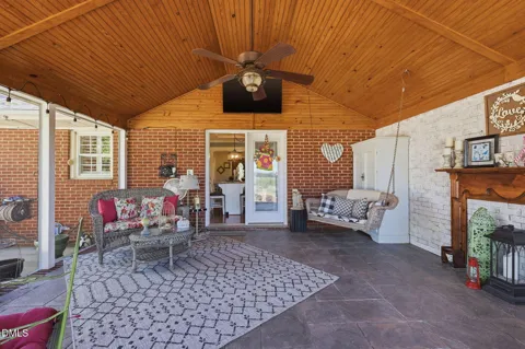 913 W Core Road