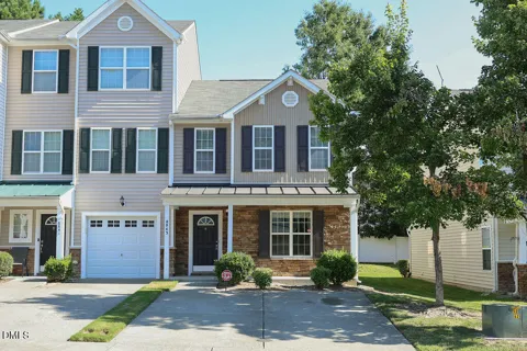 8843 Thornton Town Place
