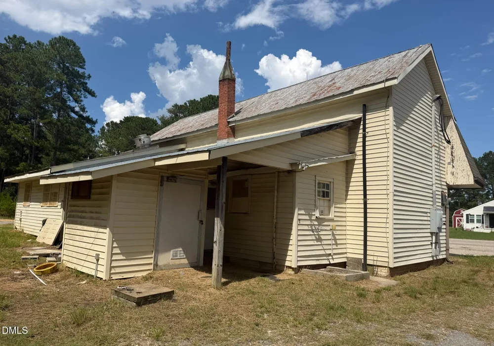 921 Nc-55 Coats, NC 27521