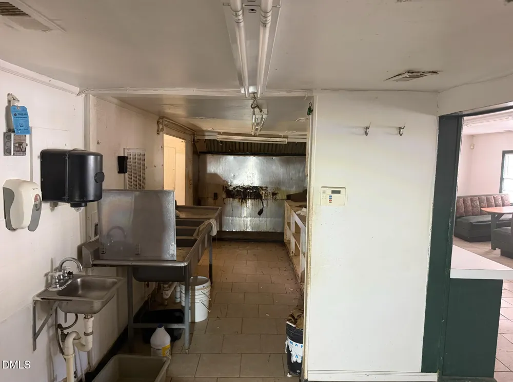 921 Nc-55 Coats, NC 27521