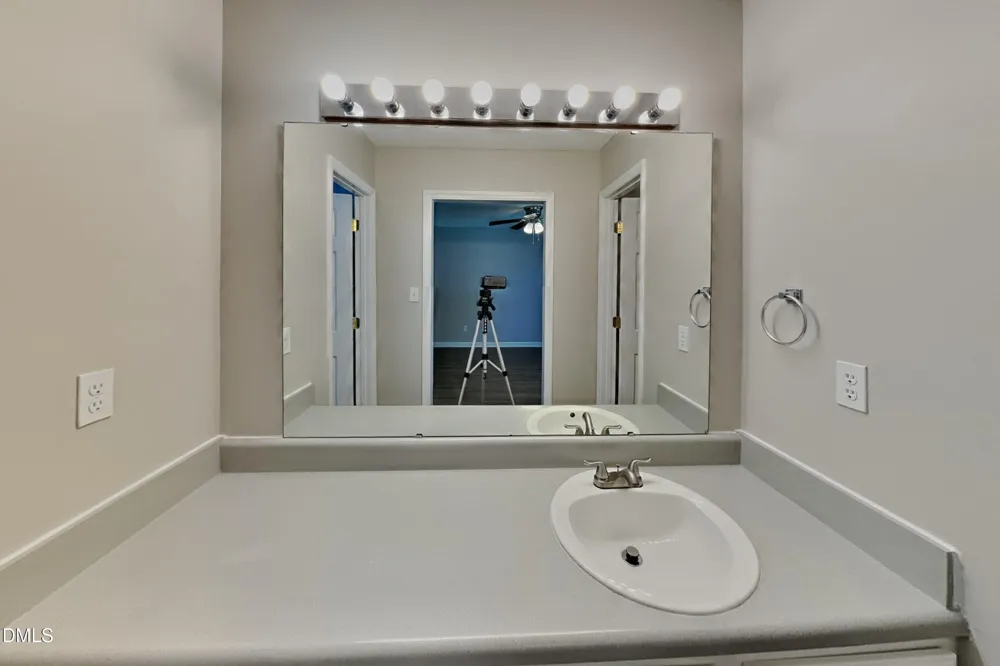 2112 Mckinnon Drive Clayton, NC 27520