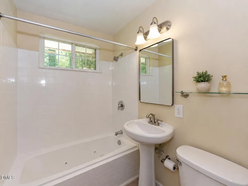 852 Hadley Road Raleigh, NC 27610