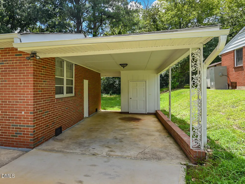 852 Hadley Road Raleigh, NC 27610