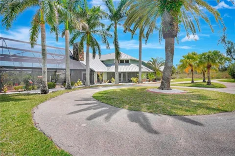 7235 Lake Drive
