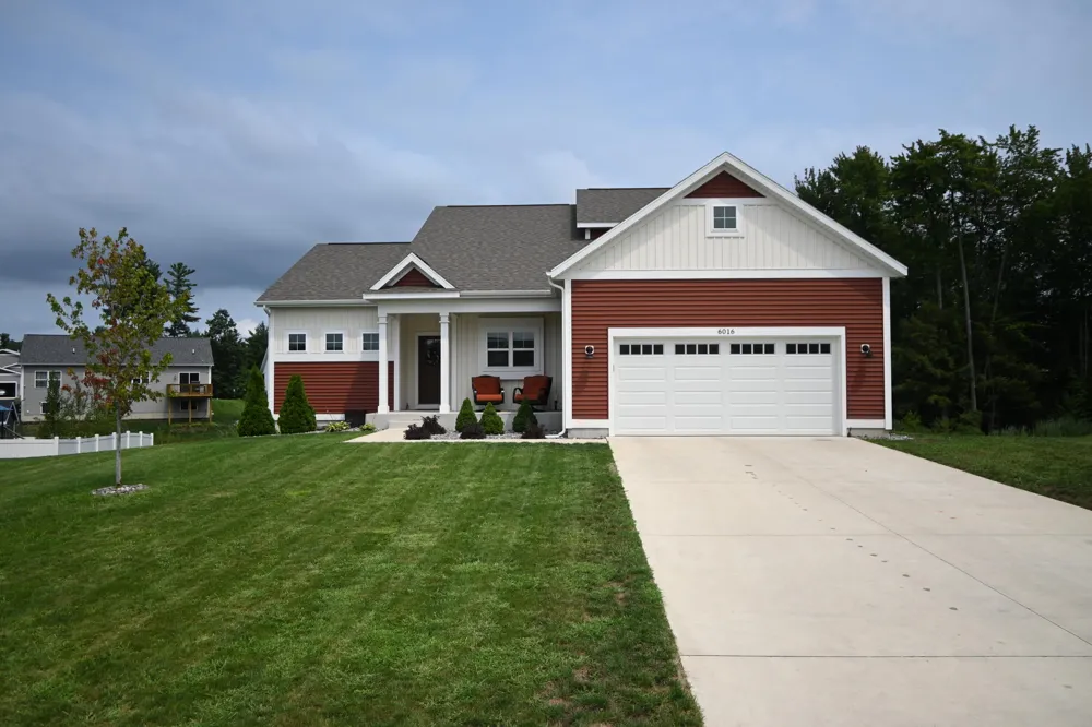 6016 Sturgeon Run Fruitport Charter Township, MI 49444