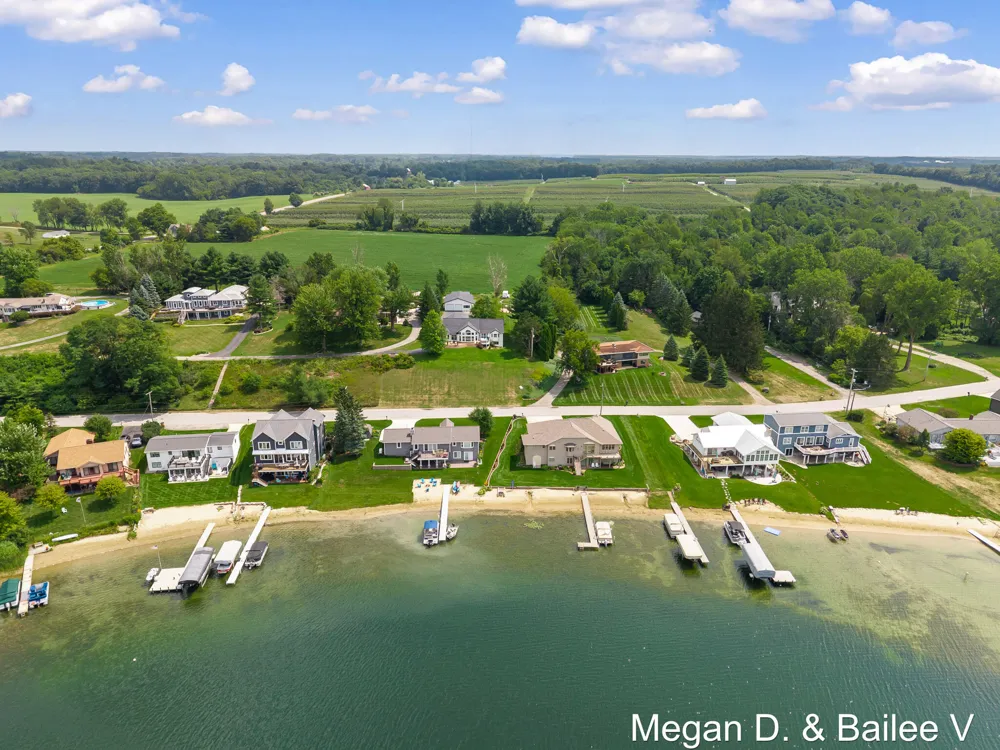 11860 5 Mile Road NE Lowell, MI 49331