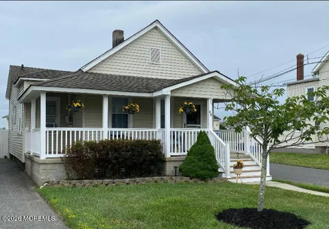 44 Riverdale Avenue #Front