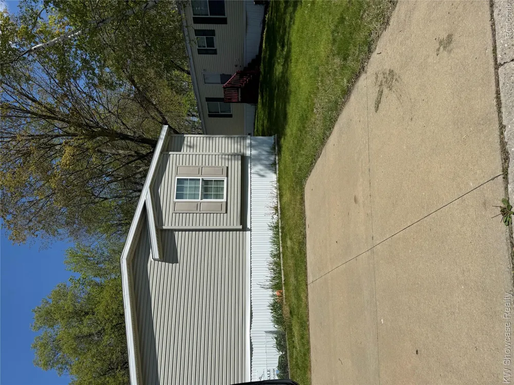 1414 Nardeer St. Novi City, MI 48374