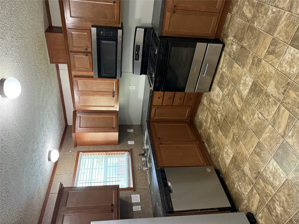 1414 Nardeer St. Novi City, MI 48374