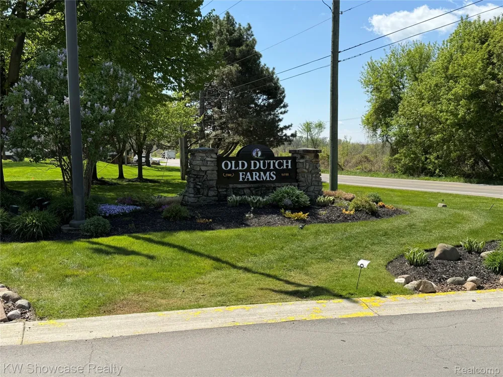 1414 Nardeer St. Novi City, MI 48374
