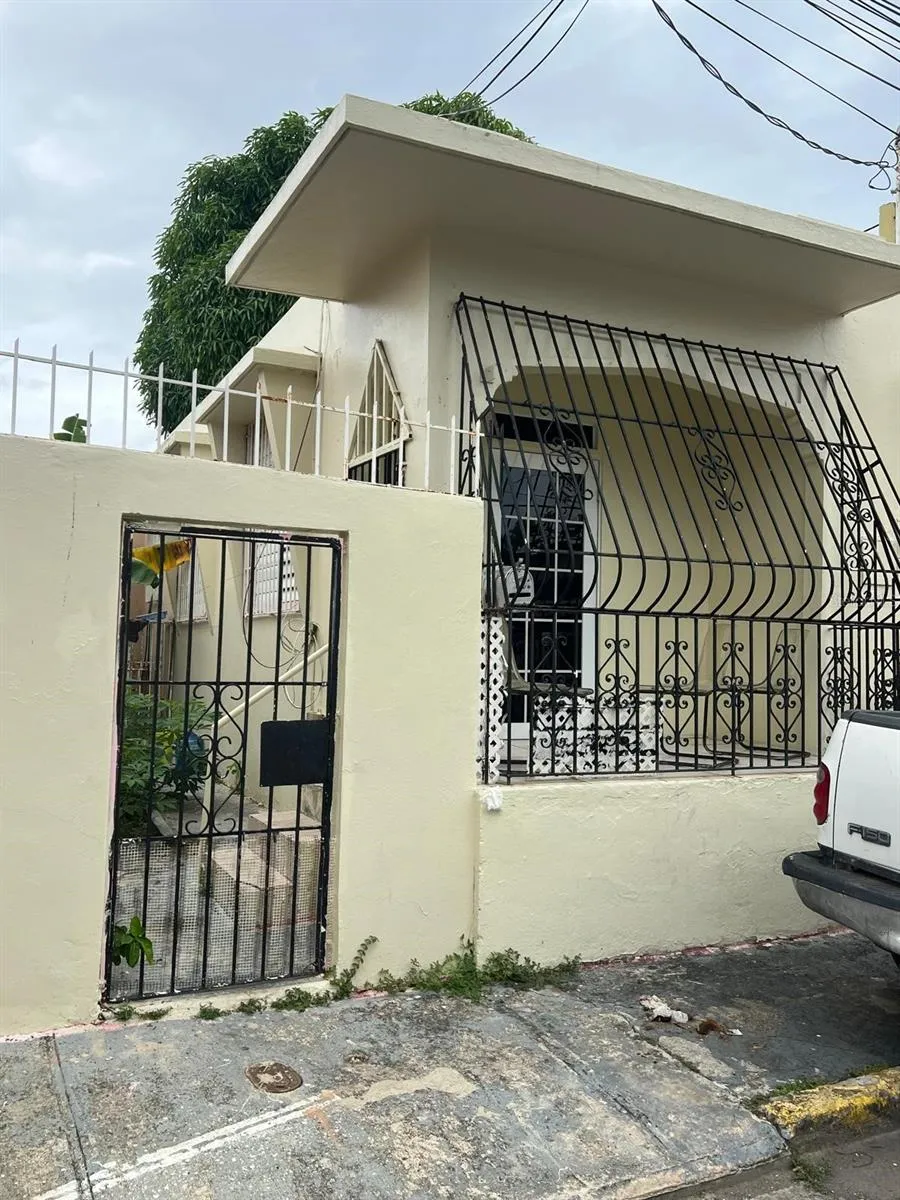 258 H BARTOLOME DE LAS CASAS, SANTURCE San Juan, PR 00915
