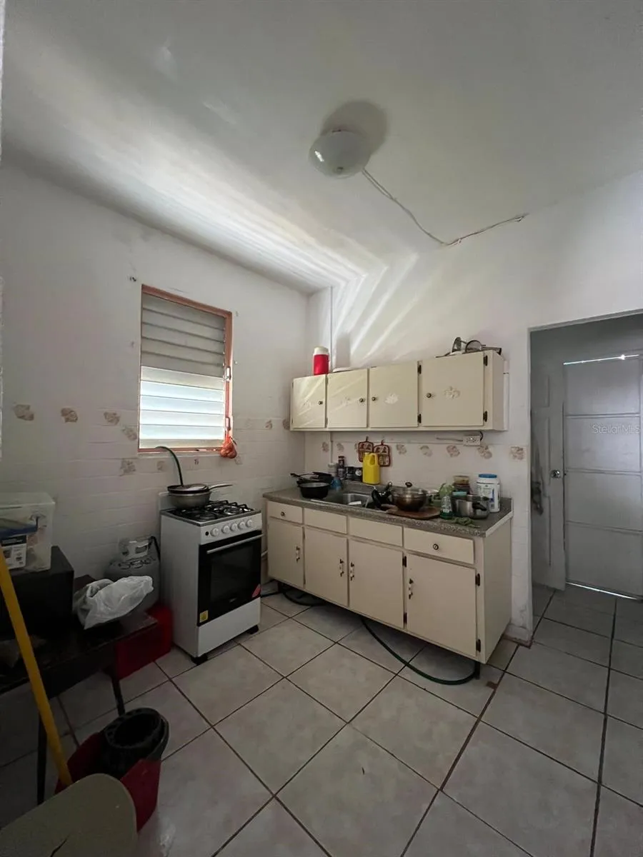 258 H BARTOLOME DE LAS CASAS, SANTURCE San Juan, PR 00915