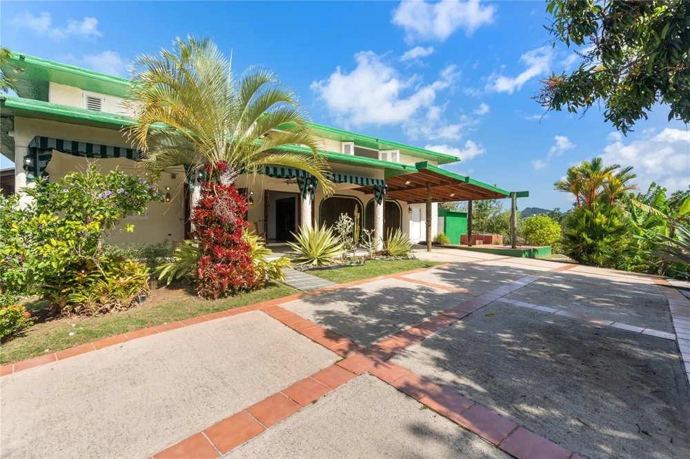 59 REINA ISABEL Rio Grande, PR 00745