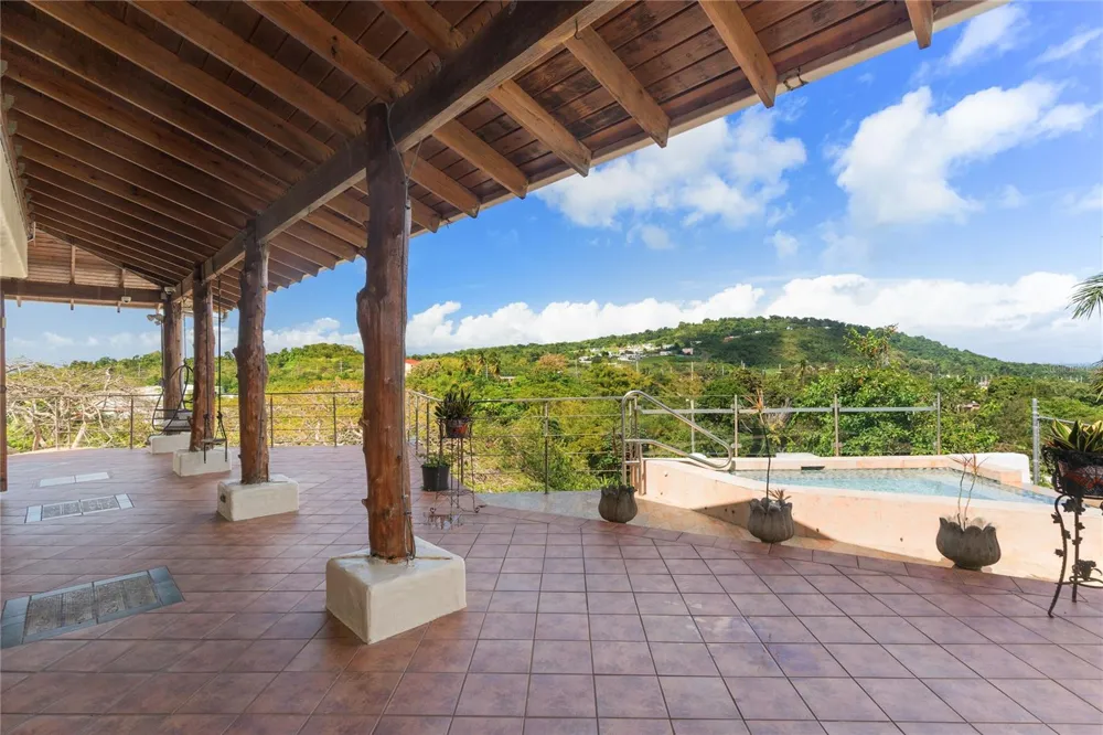 59 REINA ISABEL Rio Grande, PR 00745
