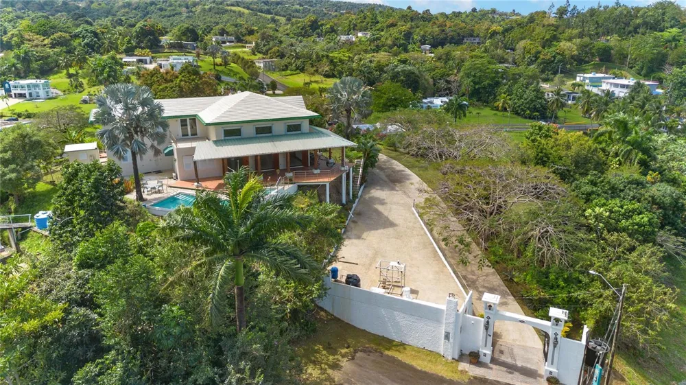 59 REINA ISABEL Rio Grande, PR 00745