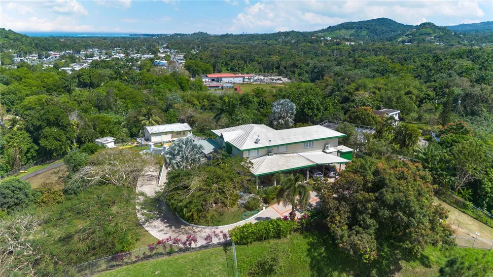 59 REINA ISABEL Rio Grande, PR 00745
