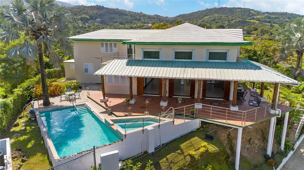 59 REINA ISABEL Rio Grande, PR 00745