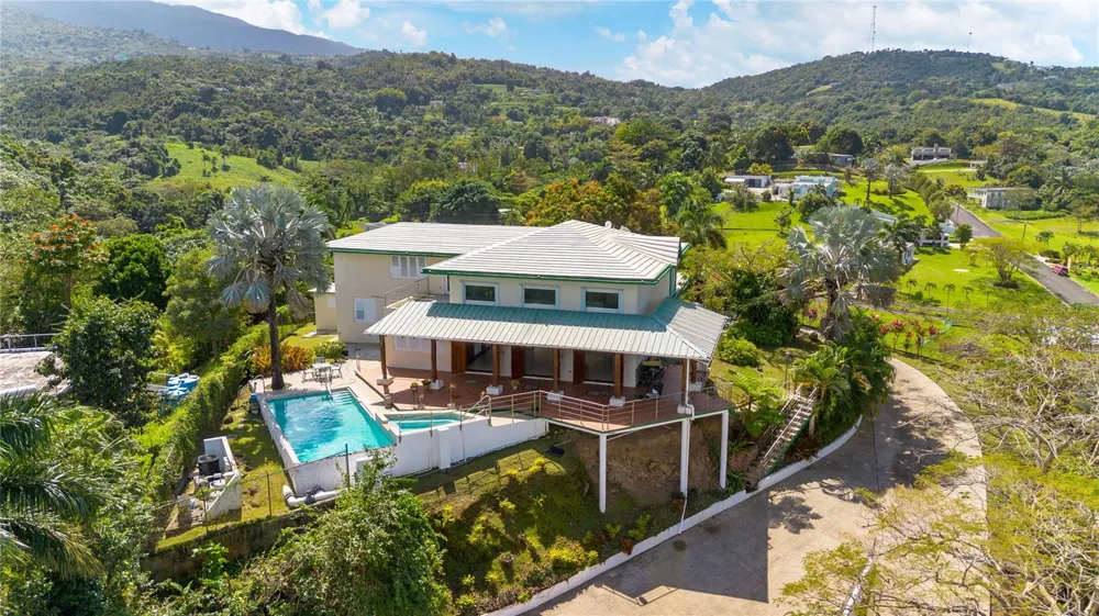 59 REINA ISABEL Rio Grande, PR 00745