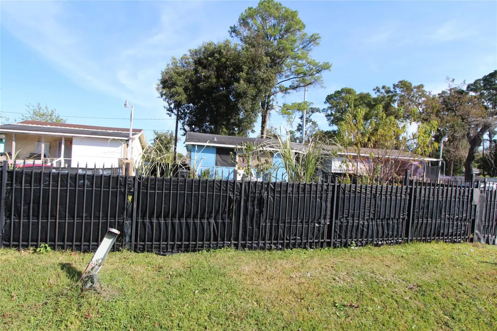 7614 West Street Houston, TX 77093