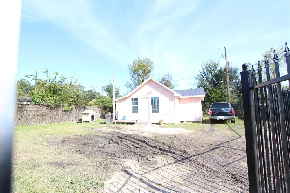 7614 West Street Houston, TX 77093