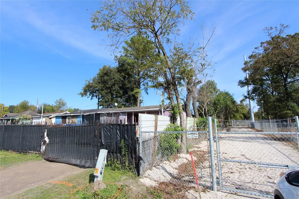 7614 West Street Houston, TX 77093