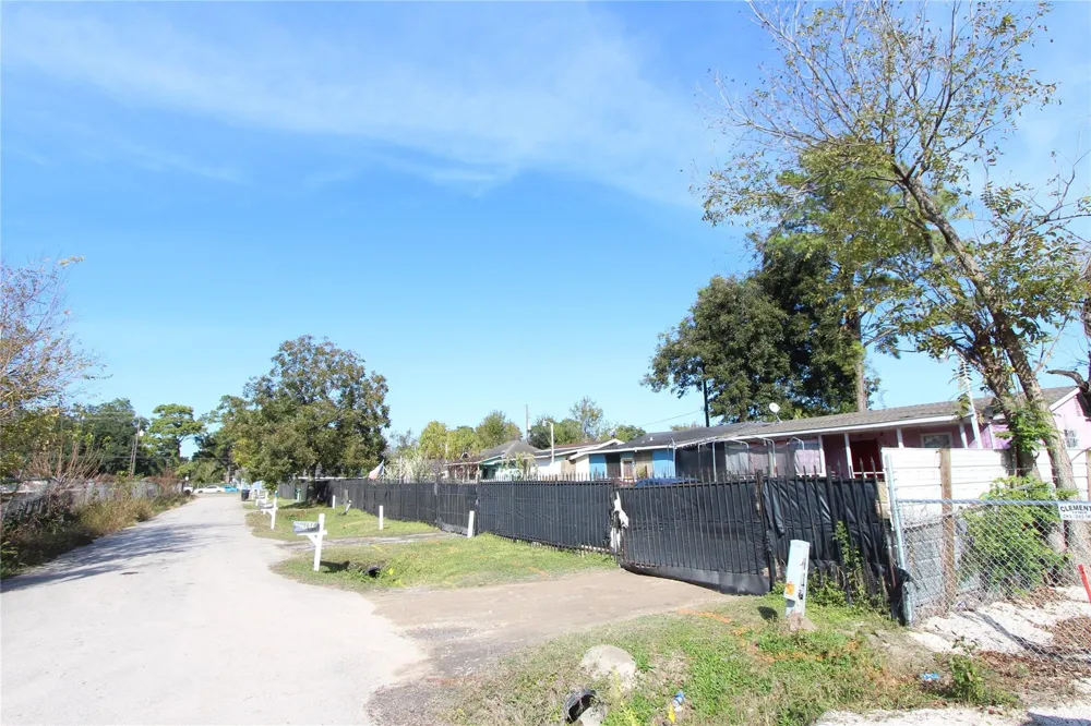 7614 West Street Houston, TX 77093