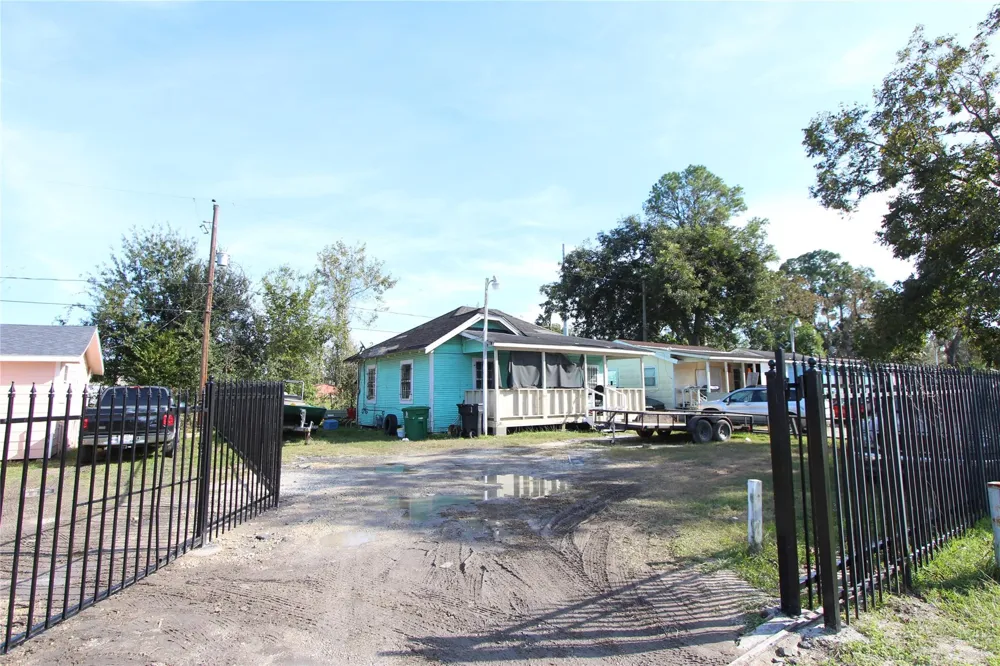 7614 West Street Houston, TX 77093