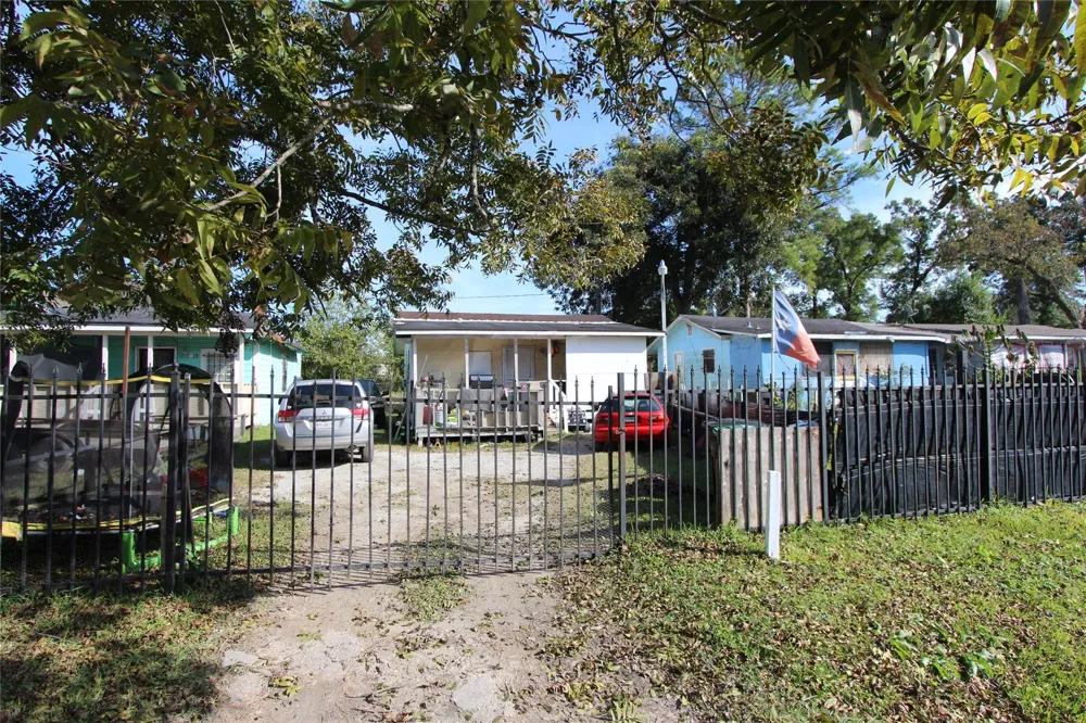 7614 West Street Houston, TX 77093