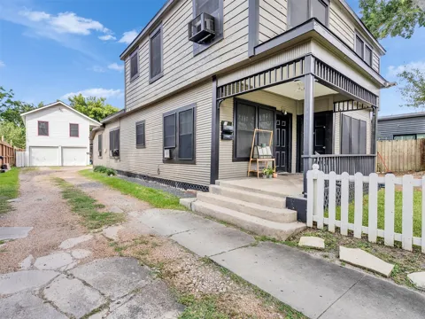 1406 Elliott Street