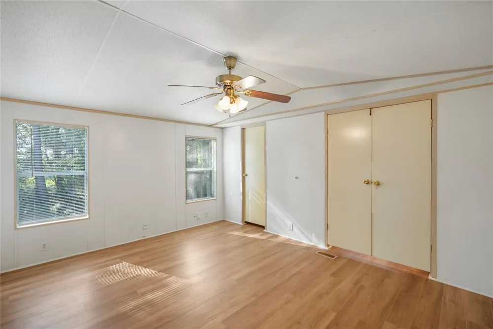 71 Road 5221 Cleveland, TX 77327