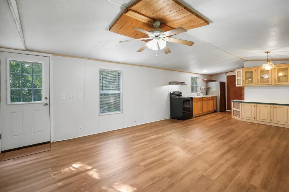 71 Road 5221 Cleveland, TX 77327