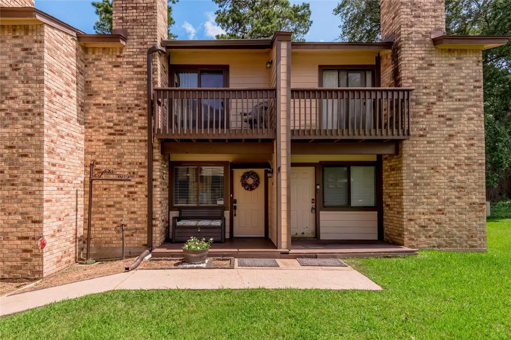 2521 Crosstimbers Street #F2 Huntsville, TX 77320