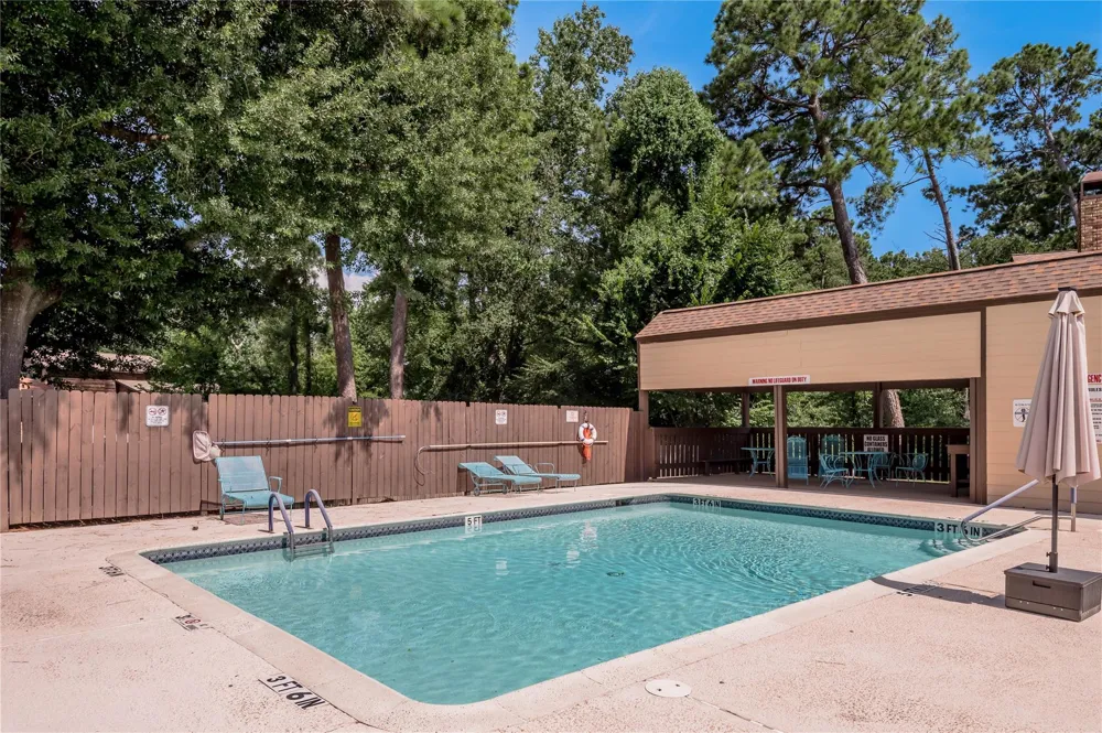 2521 Crosstimbers Street #F2 Huntsville, TX 77320