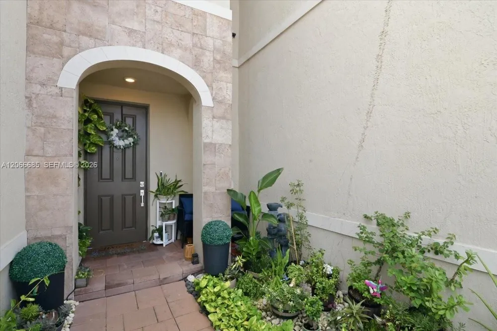 3378 W 112th St Hialeah, FL 33018