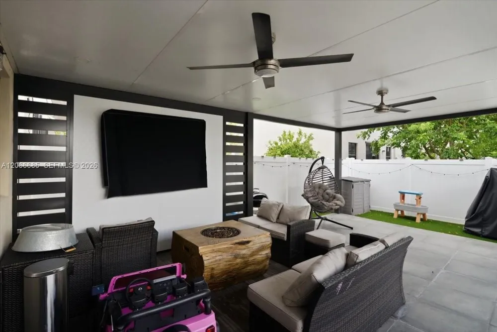 3378 W 112th St Hialeah, FL 33018