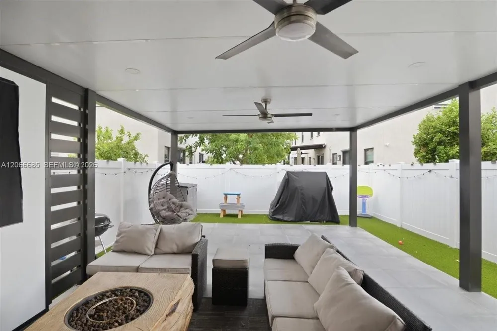 3378 W 112th St Hialeah, FL 33018