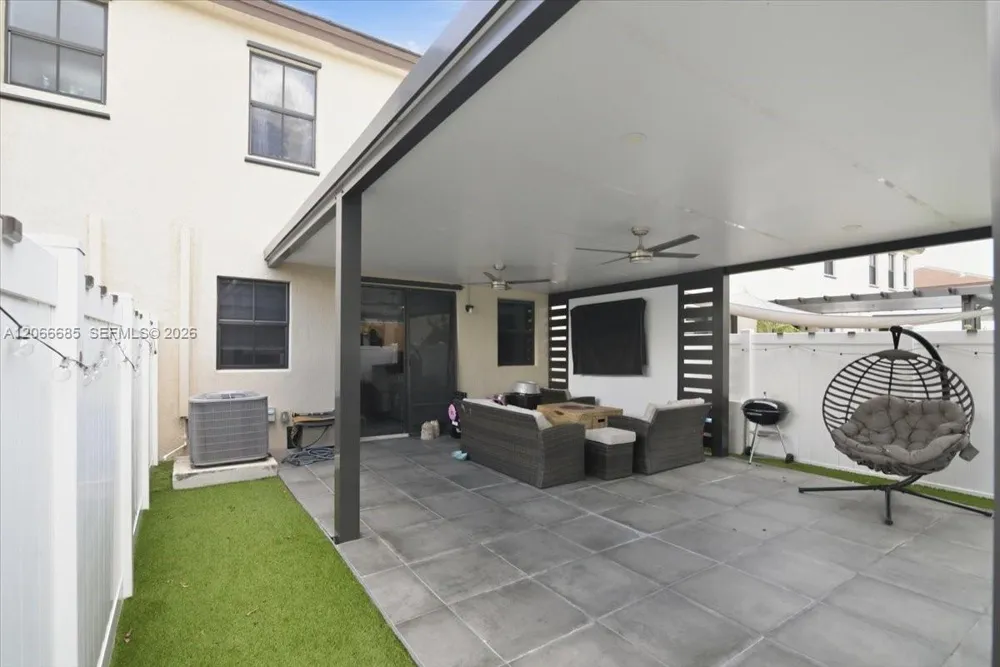 3378 W 112th St Hialeah, FL 33018