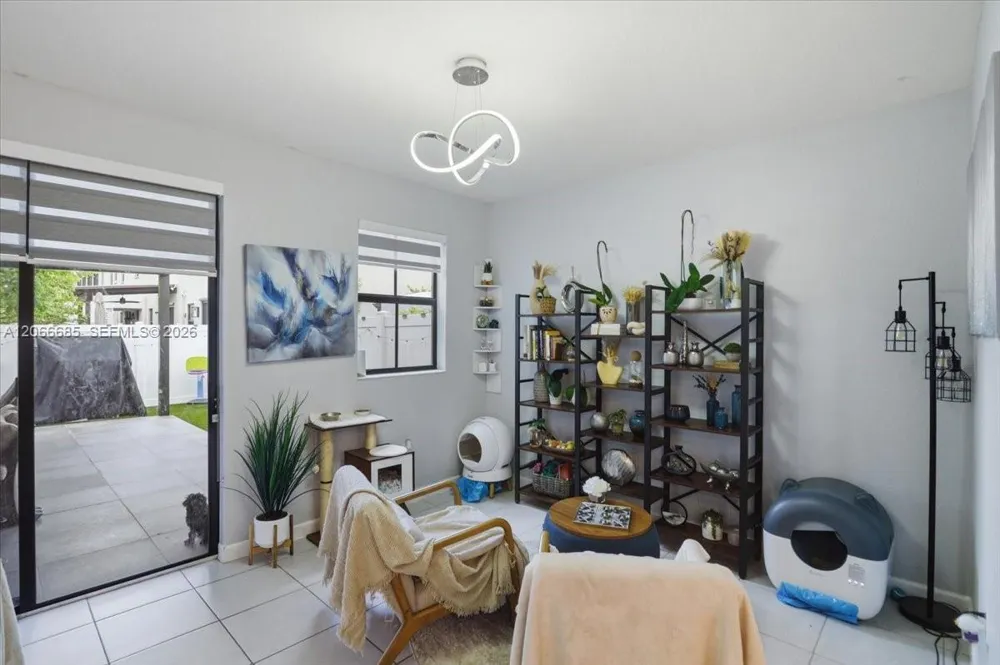 3378 W 112th St Hialeah, FL 33018