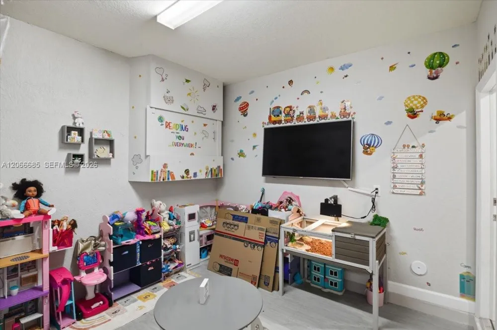 3378 W 112th St Hialeah, FL 33018
