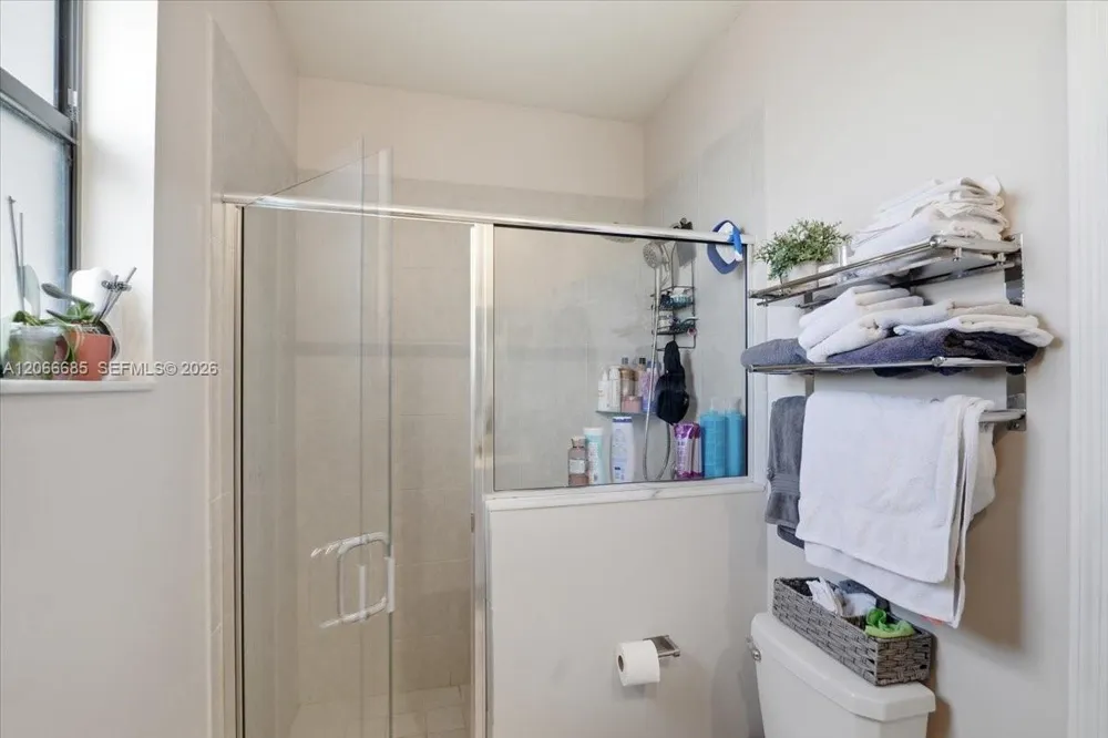 3378 W 112th St Hialeah, FL 33018