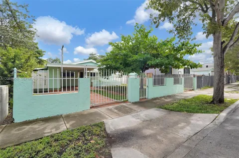 81 NW 41st St #2
