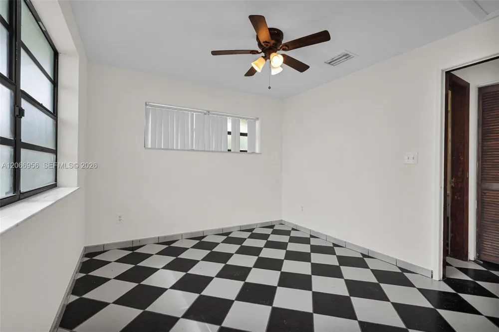 81 NW 41st St #2 Miami, FL 33127