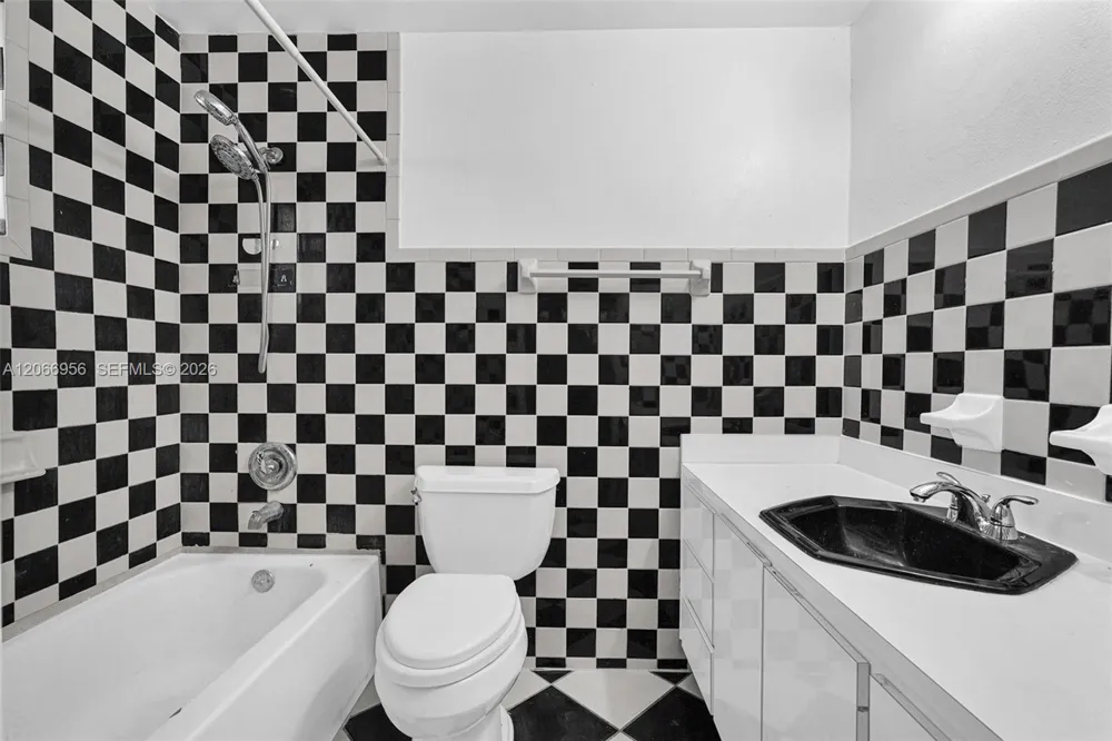 81 NW 41st St #2 Miami, FL 33127