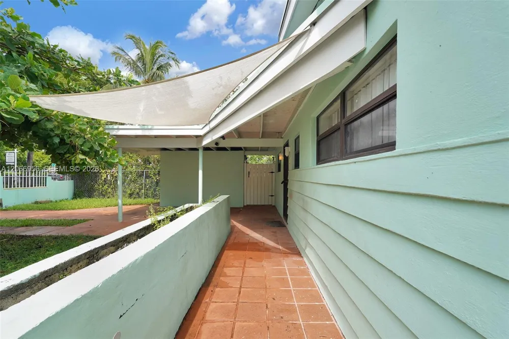 81 NW 41st St #2 Miami, FL 33127