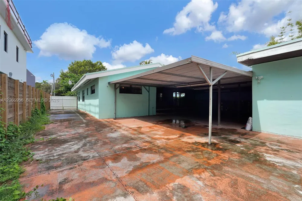 81 NW 41st St #2 Miami, FL 33127