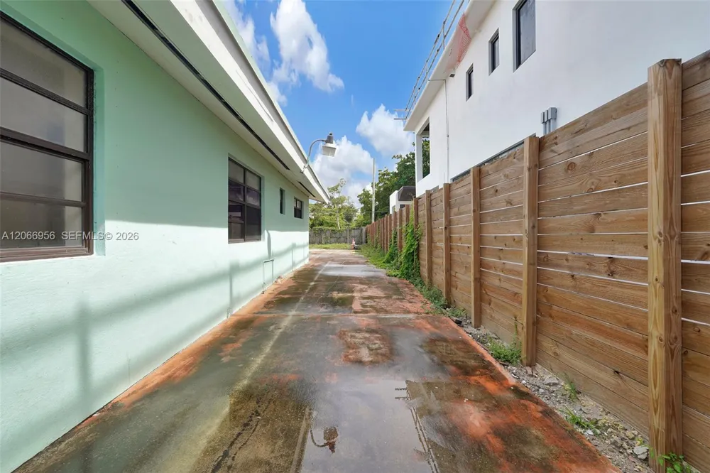 81 NW 41st St #2 Miami, FL 33127