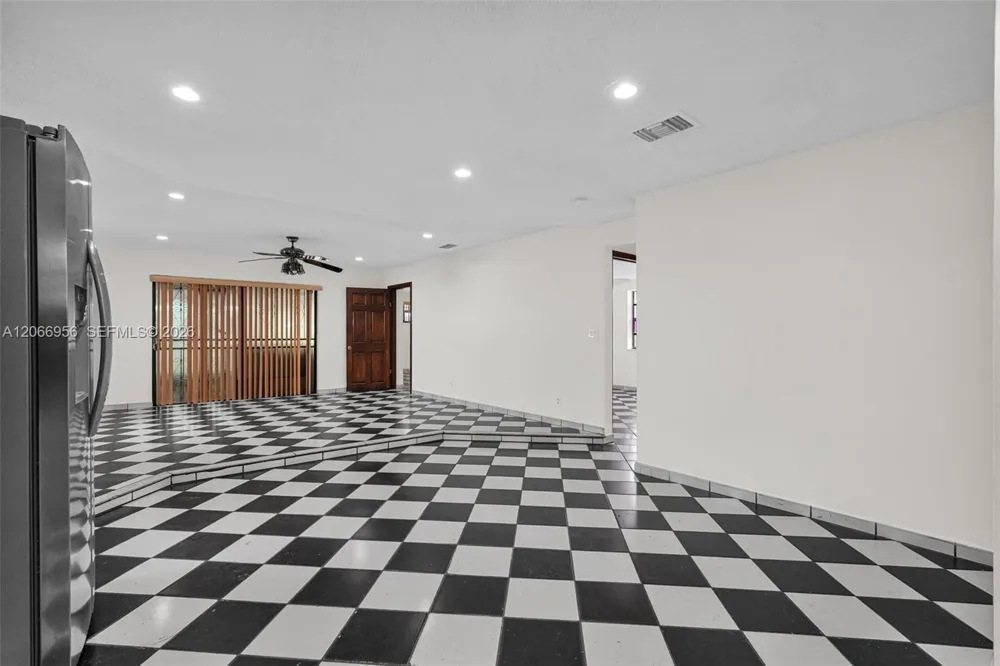 81 NW 41st St #2 Miami, FL 33127