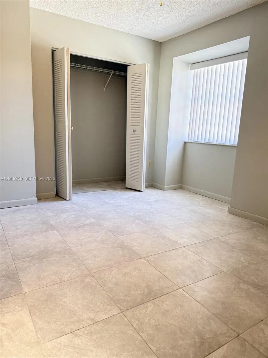 1701 W 42nd Pl #10 Hialeah, FL 33012
