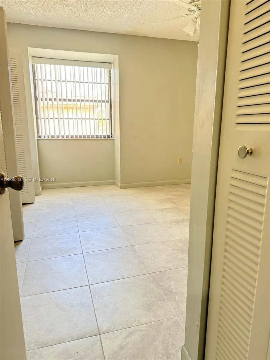 1701 W 42nd Pl #10 Hialeah, FL 33012