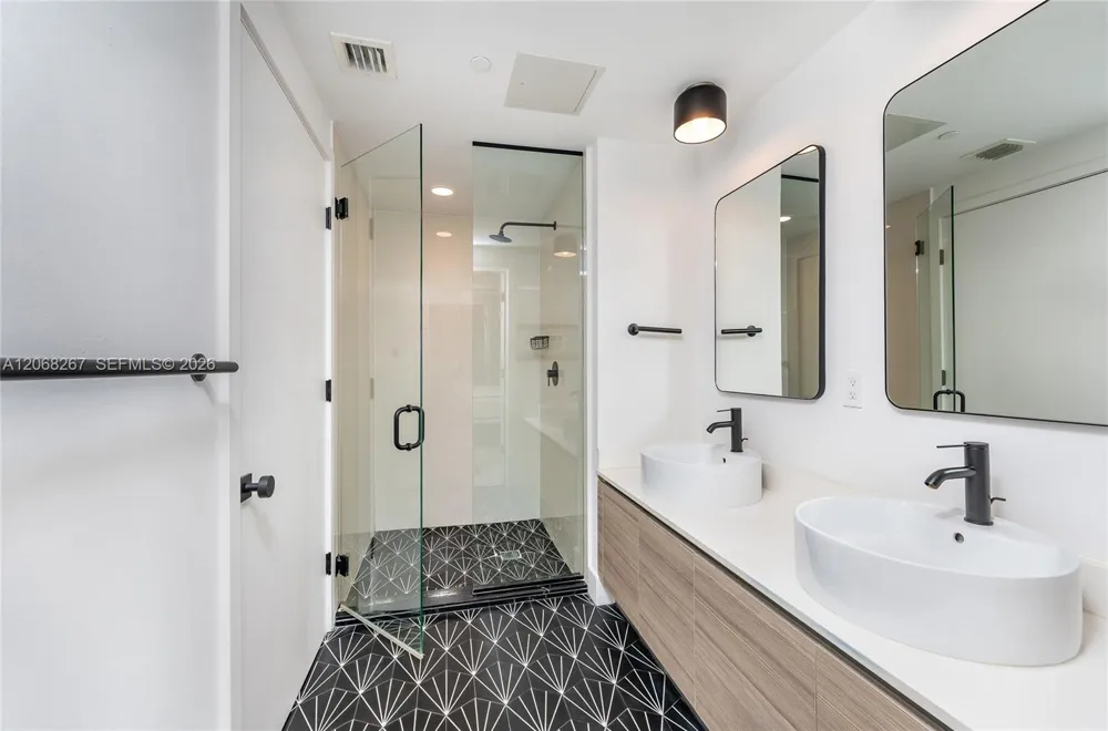 121 NE 34th St #3008 Miami, FL 33137